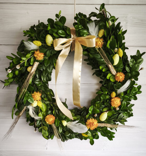 Jarní věnec na dveře buxus 30 cm - žlutý